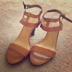Final sale!! NWOT Nine West sandals in 8.5